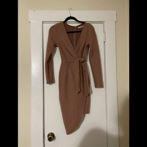 Express Saints & Secrets Blush sweater dress size Small - Picture 4 of 11